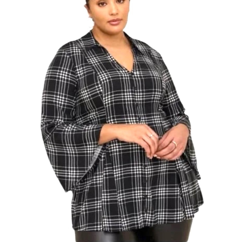 🌼TORRID Bell Sleeve Plaid Top🌼